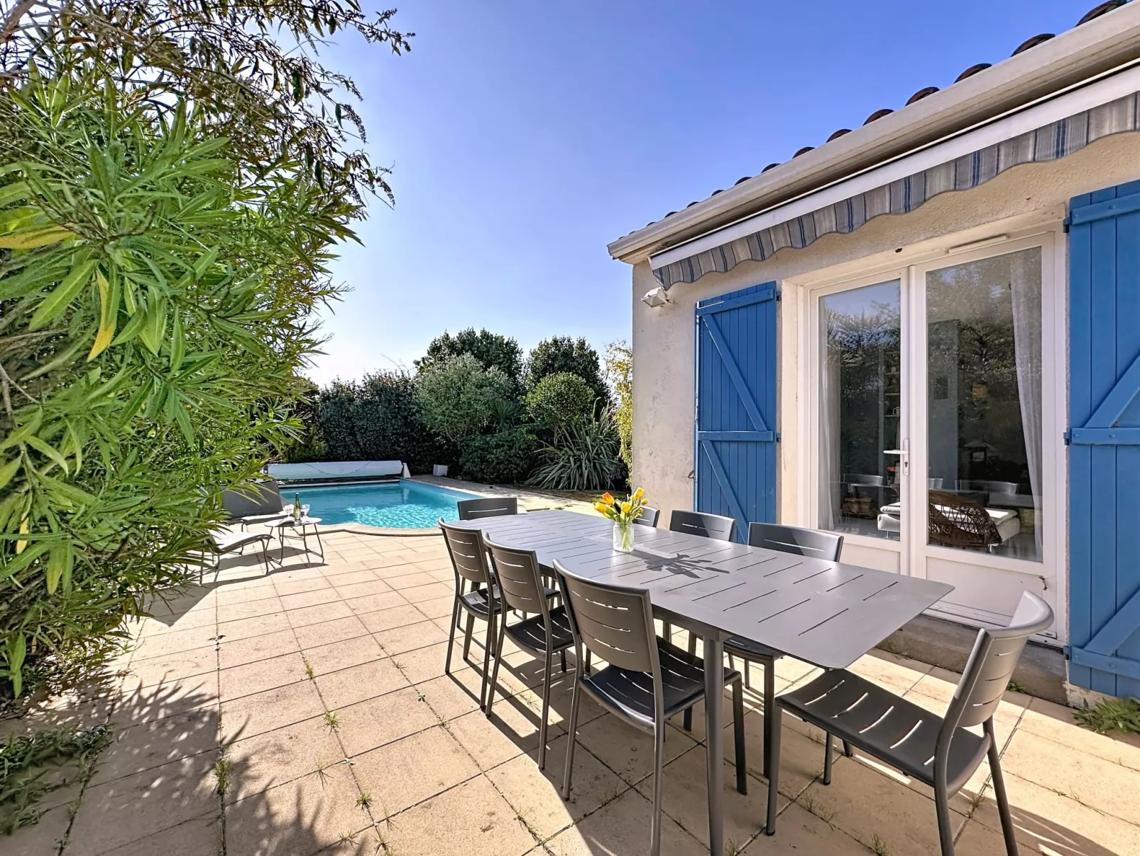 Ma Petite Mer-Buiten