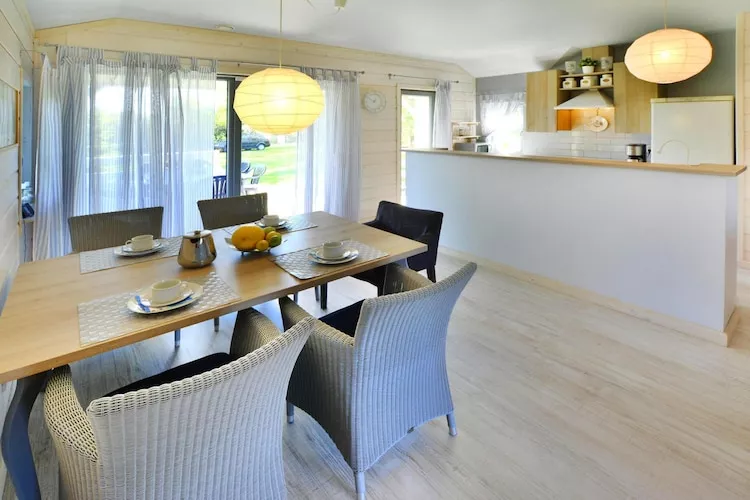 Dom wakacyjny w Oświnie-Woonkamer