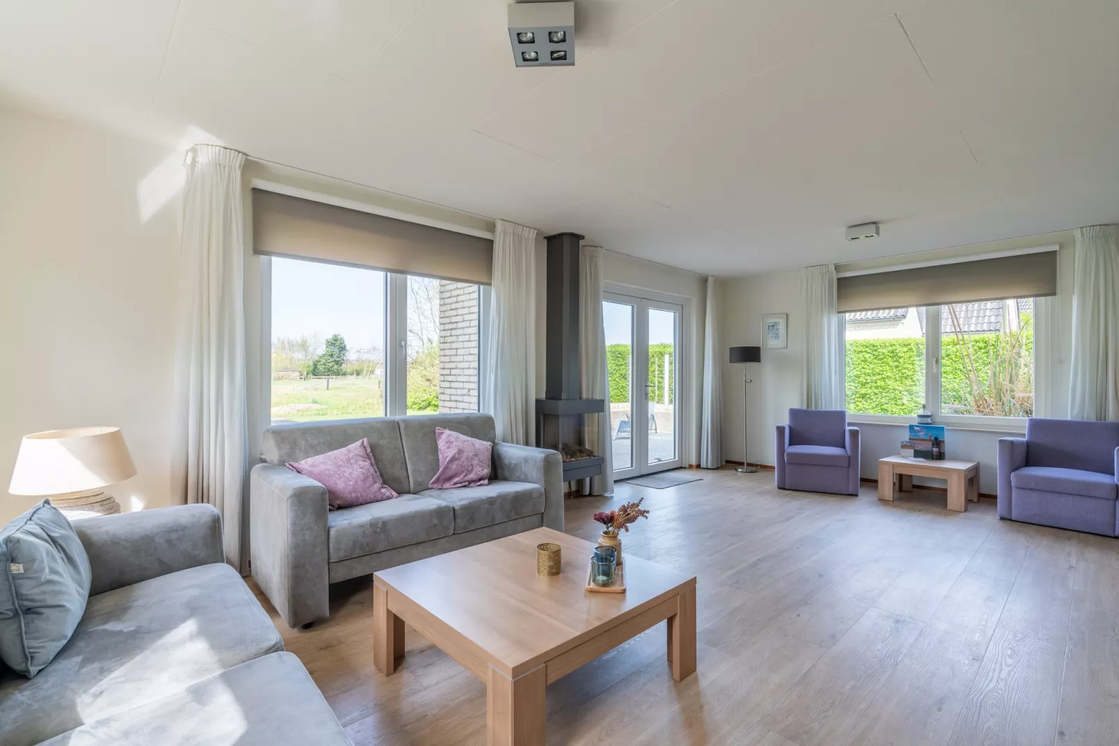 Kamperfoelie 63-Woonkamer