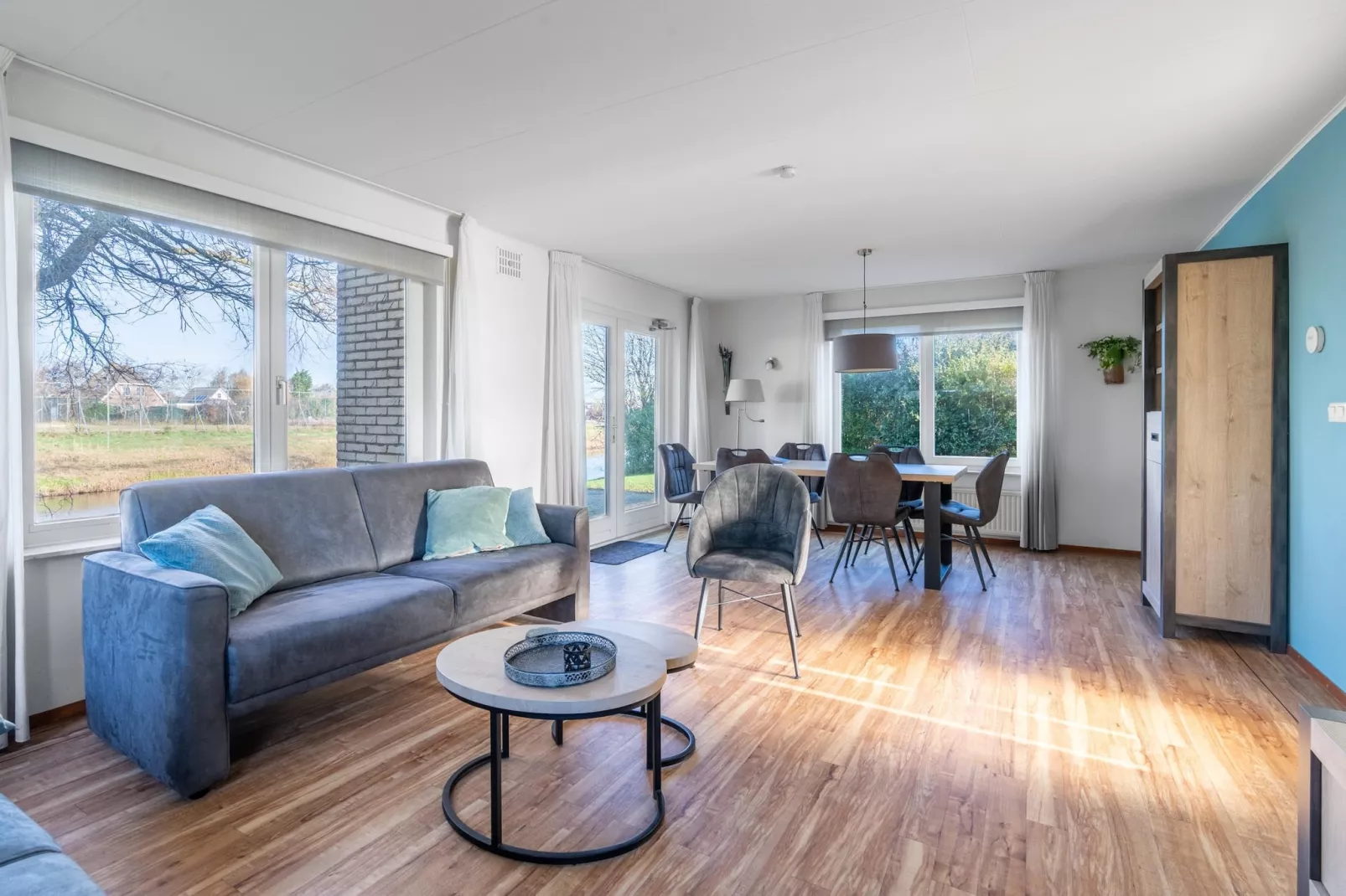 Kamperfoelie 47-Woonkamer