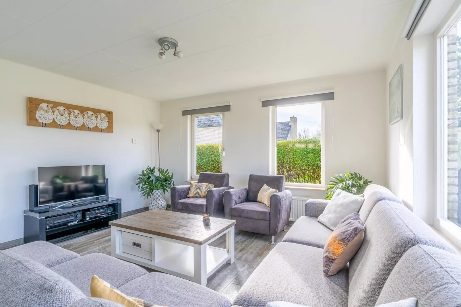 Kamperfoelie 67-Woonkamer