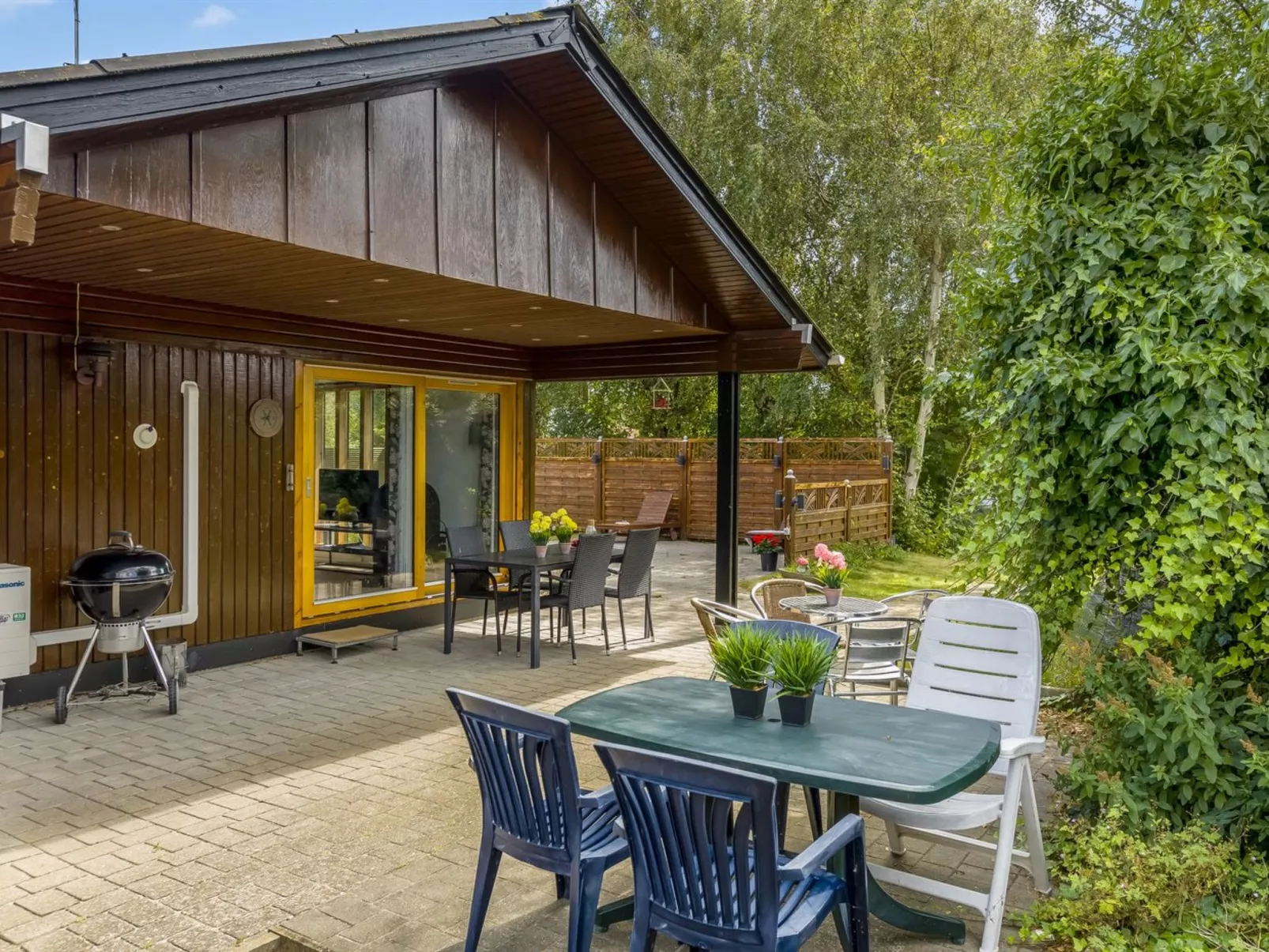 "Naema" - 500m from the sea-Buiten