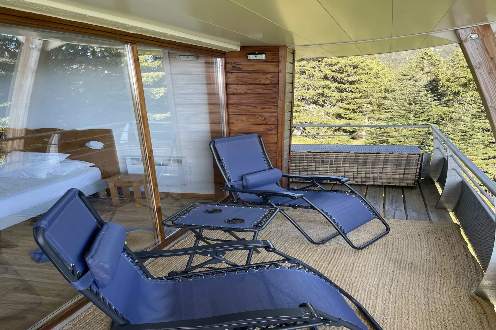 V du Bachat Epicea B N°22 - 3P6-Terrasbalkon