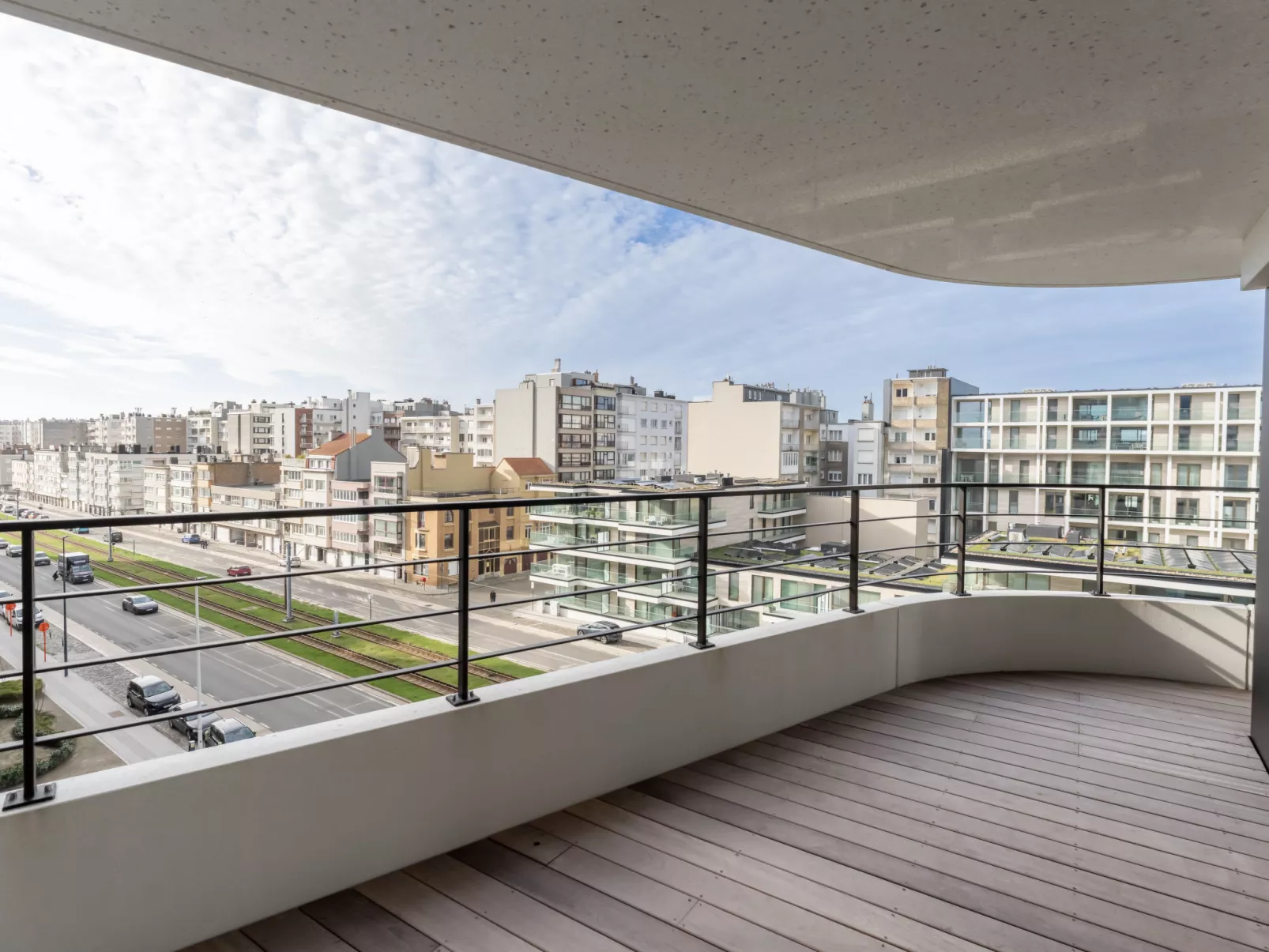 The Waves with parking-Buiten