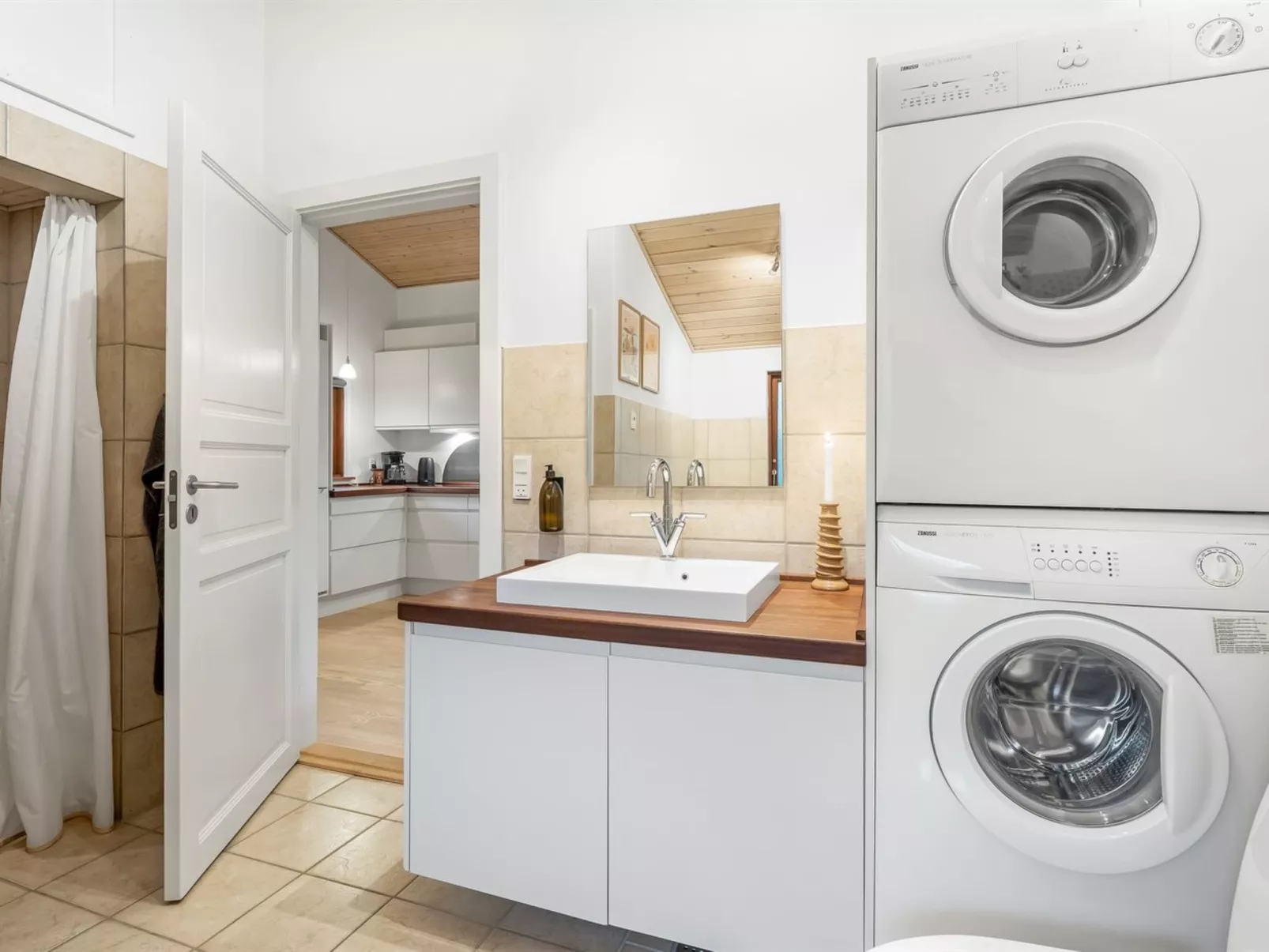 "Jaane" - 250m to the fjord-Binnen