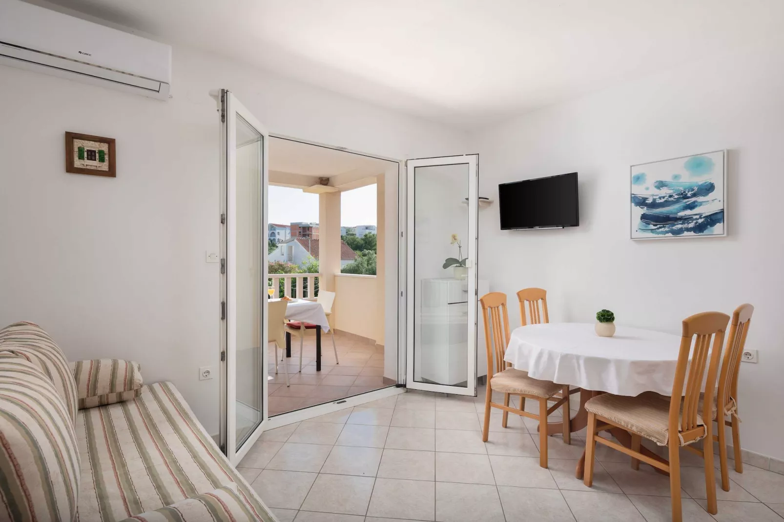 Apartments Bella Vista -One Bedroom Apartment with Terrace and Sea View (A2)-Slaapkamer