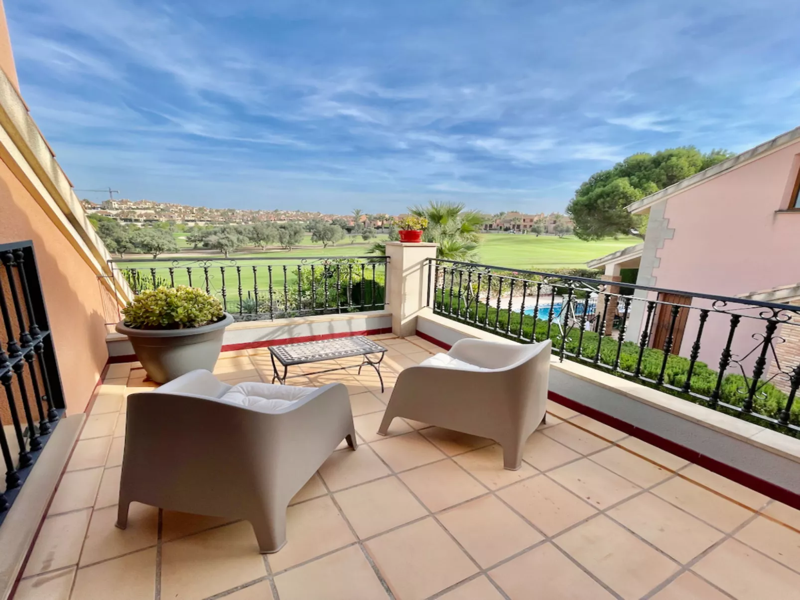 La Finca Frontline-Binnen