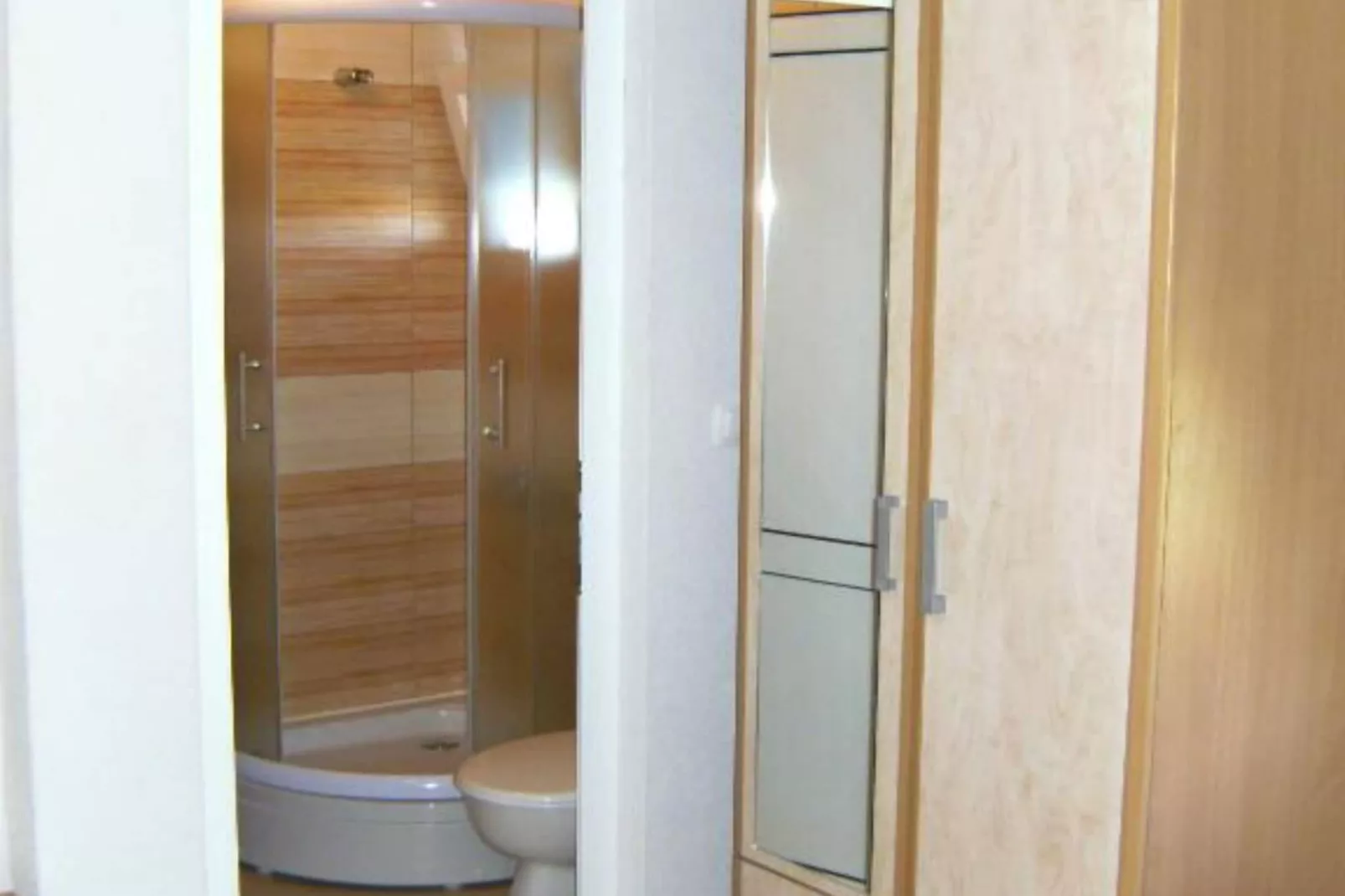 Double bed 4 - Badkamer
