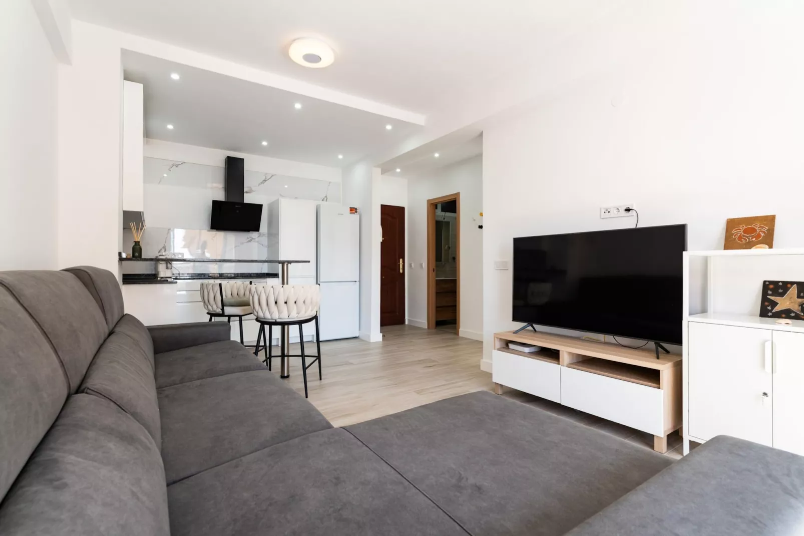 CT 402 - Faro's Perla Beachapartment Fuengirola-Woonkamer