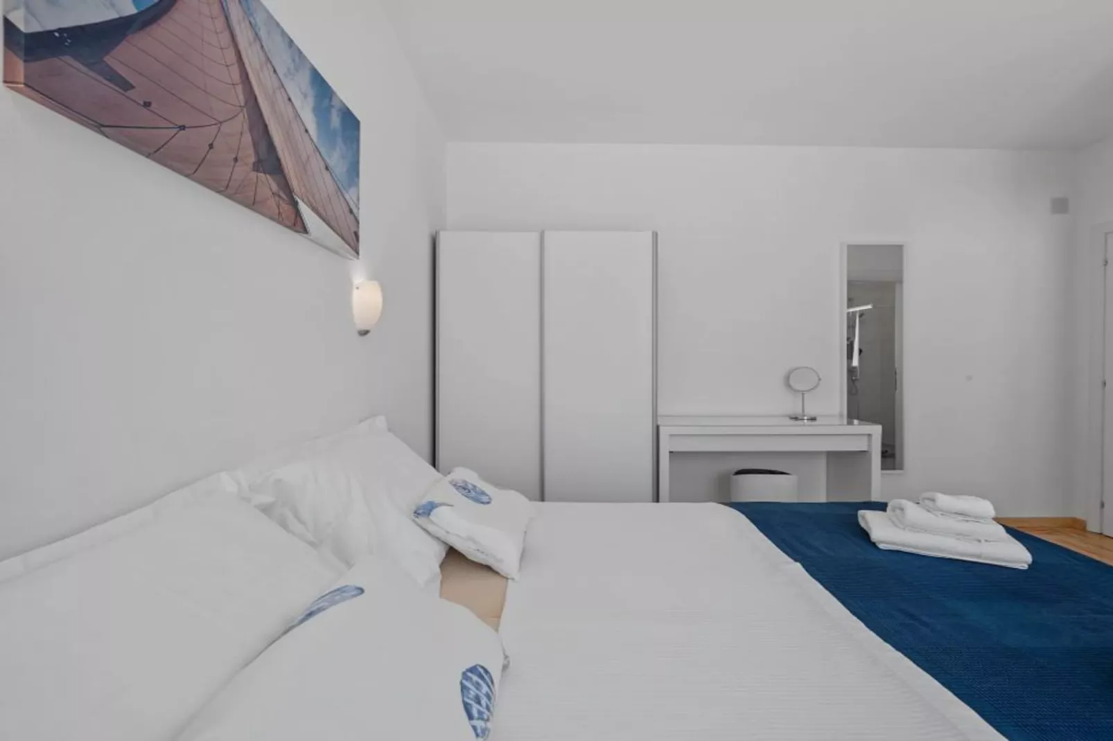 Apartments Villa Salvia Adriatica Grebaštica - Two Bedroom Apartment With Terrace And Sea View (Adriatica)-Slaapkamer