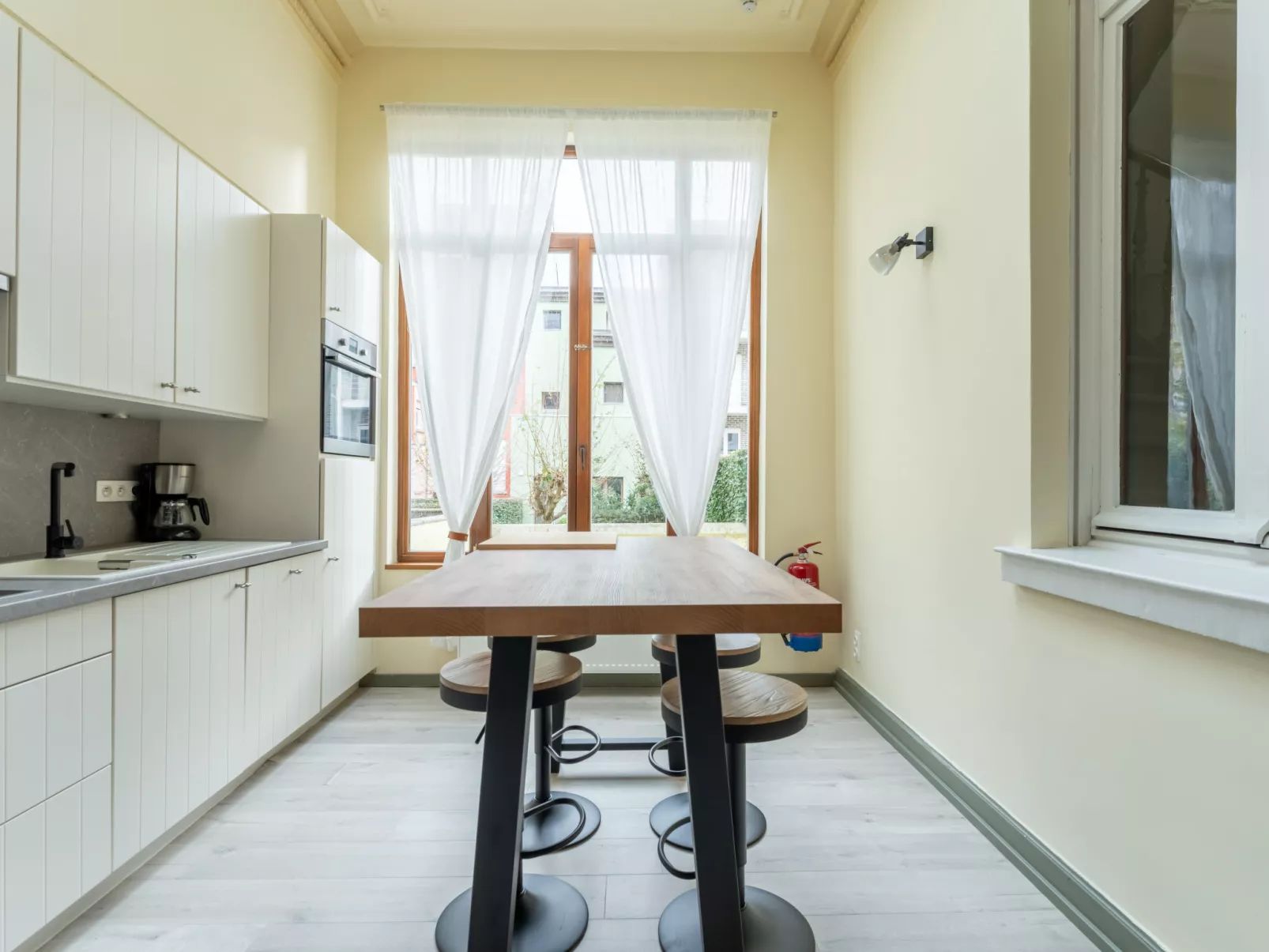 Notre Refuge - Your Belle Époque Escape-Binnen