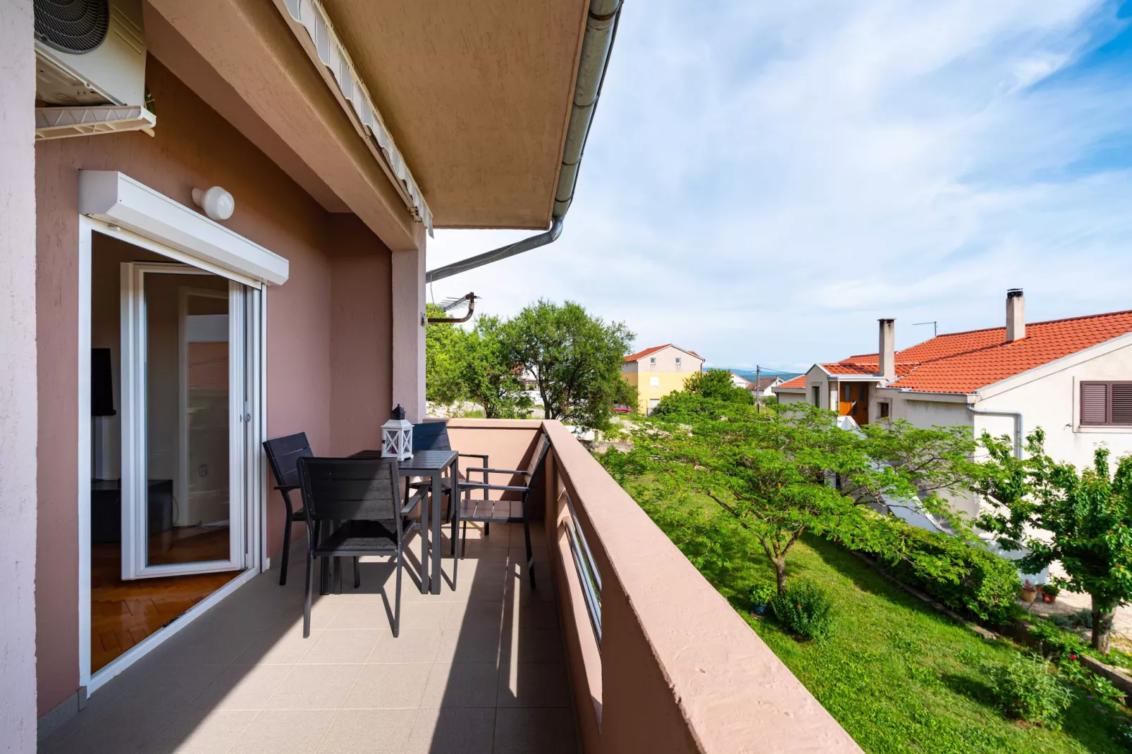 Sea view apartment Nika-Terrasbalkon