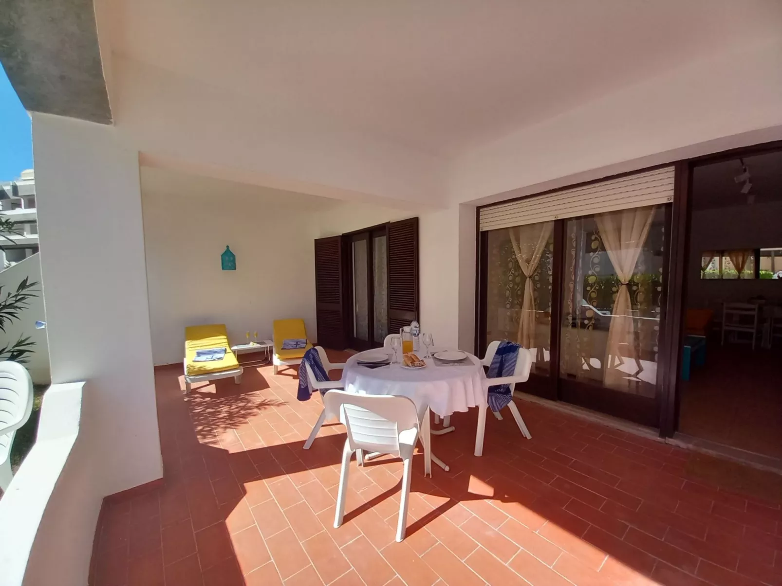 Joyce - Sunny Way-Binnen