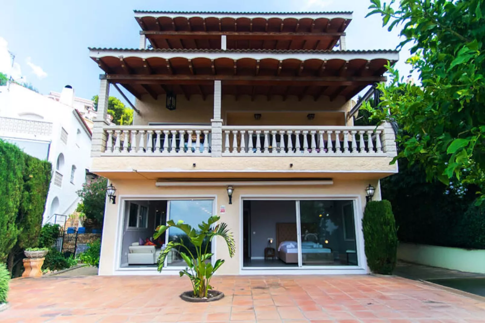 Maison à Roses-Niet-getagd