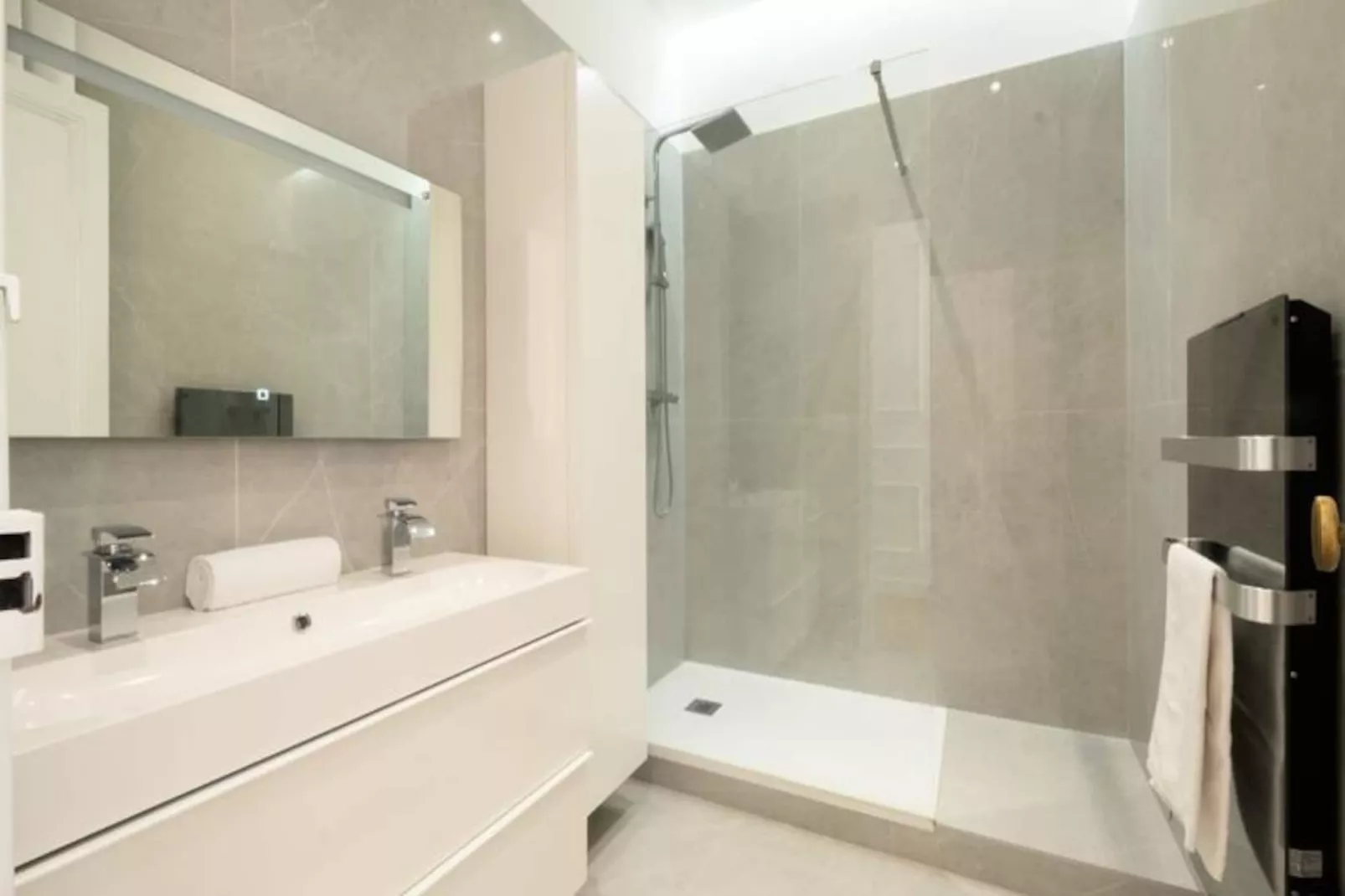 Résidence 4p Au C&oelig;ur Du Centre Ville - 5 Min Palais & Plages-Niet-getagd