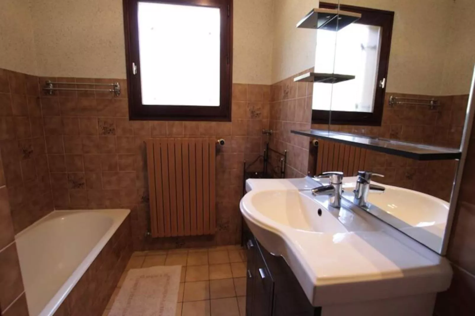 Résidence Charvin N°5-Niet-getagd