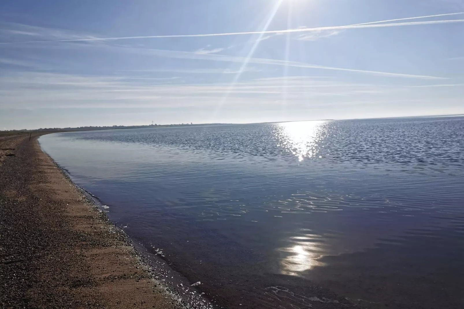 Licht familiehuis bij Kelstrup Strand-Waterzicht
