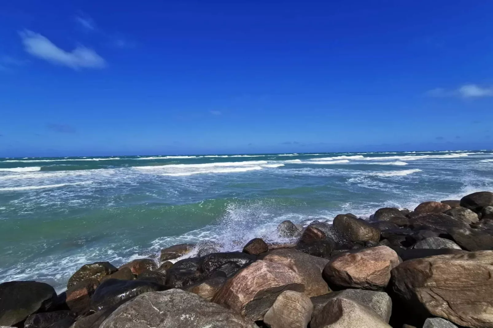 Ruime huisje in dennenbos -- By Traum Ferienwohnungen-Waterzicht