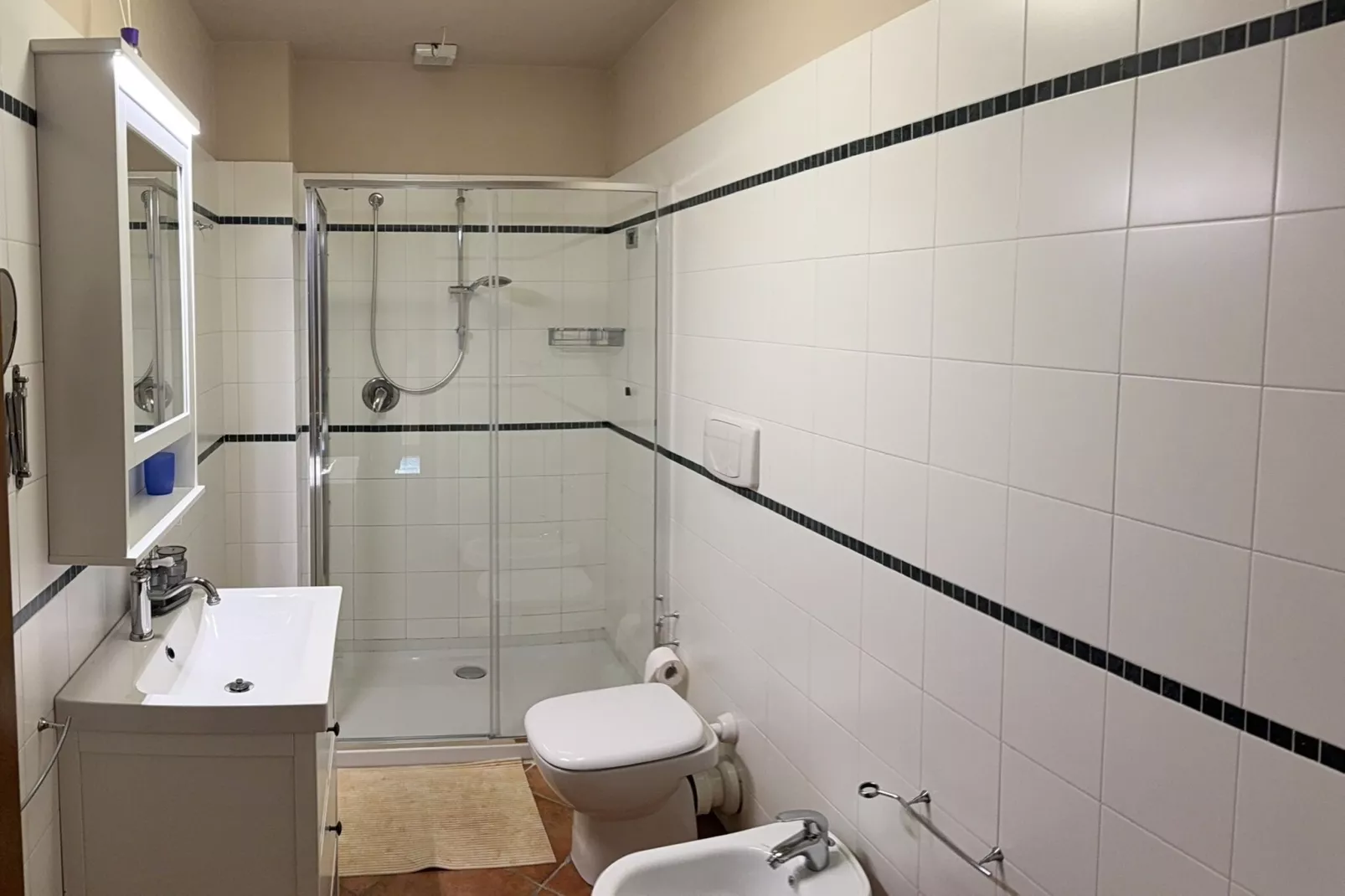 Villa a Loro Ciuffenna-Badkamer