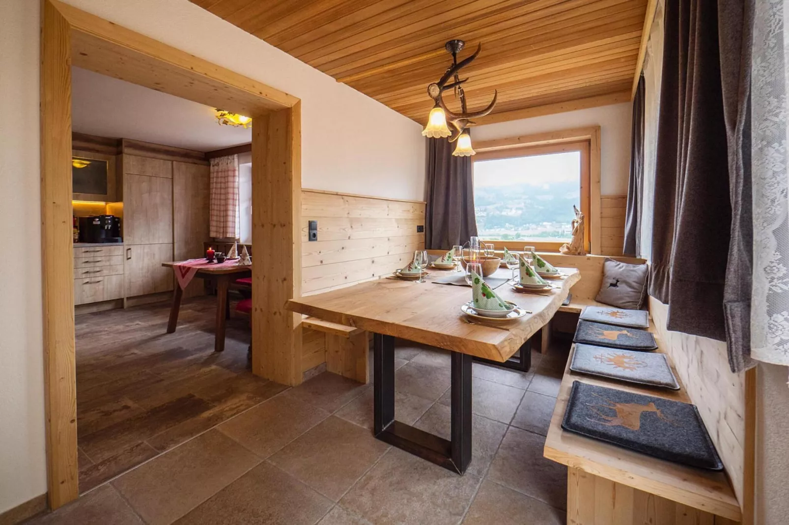 Ferienhaus Marienbergl - 6 Personen-Eetkamer