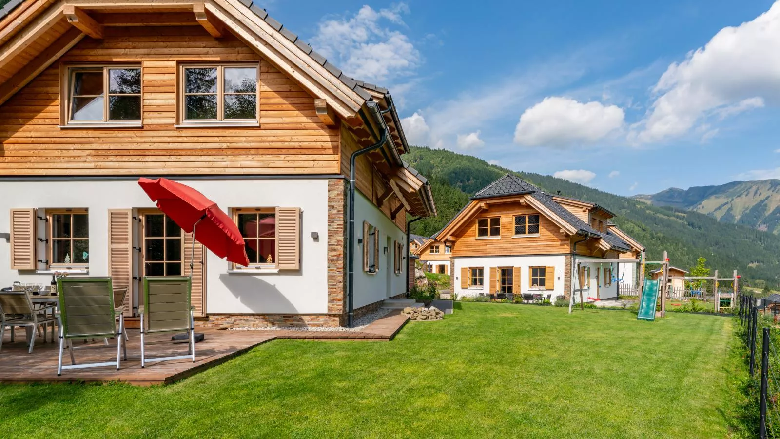 Sperlingnest-Buitenkant zomer