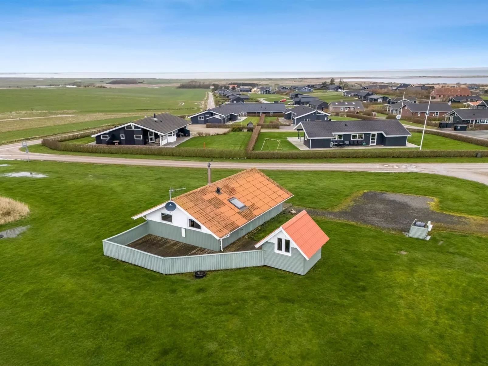 "Lonne" - 750m to the fjord-Buiten