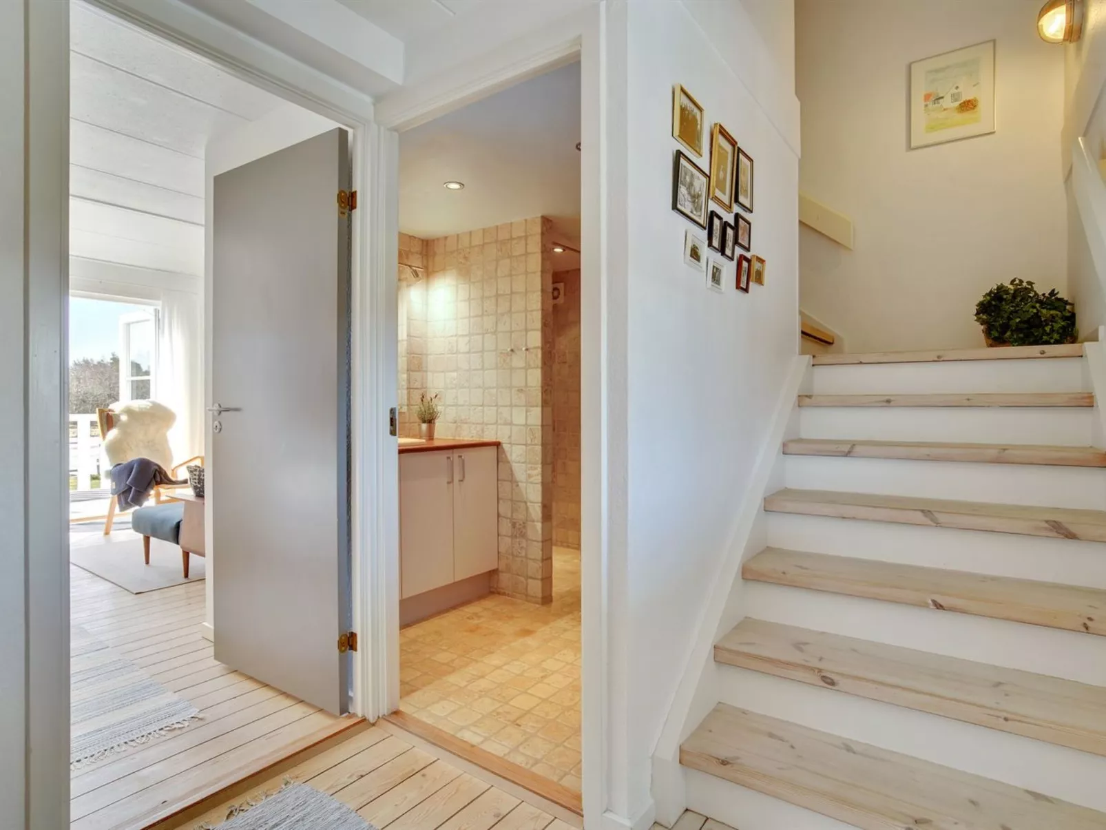 "Aline" - 1km from the sea-Binnen