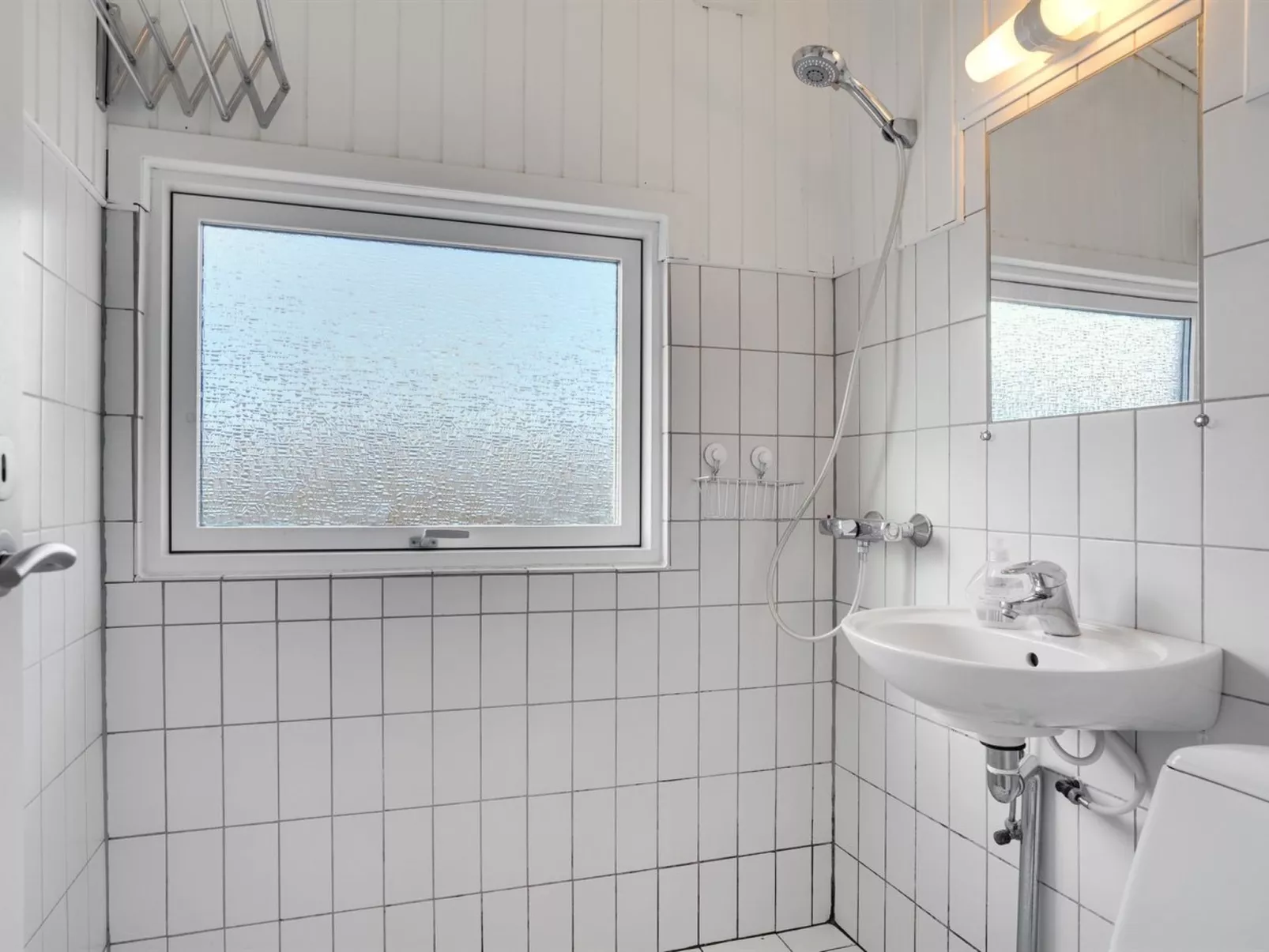 "Jace" - 75m from the sea-Binnen