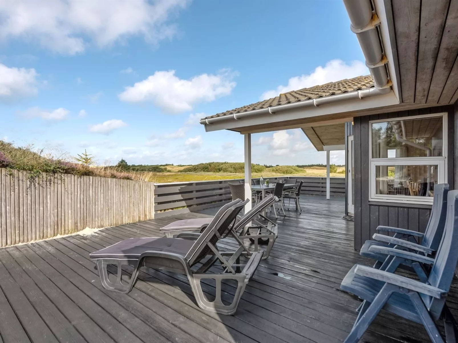 "Electra" - 500m to the fjord-Buiten