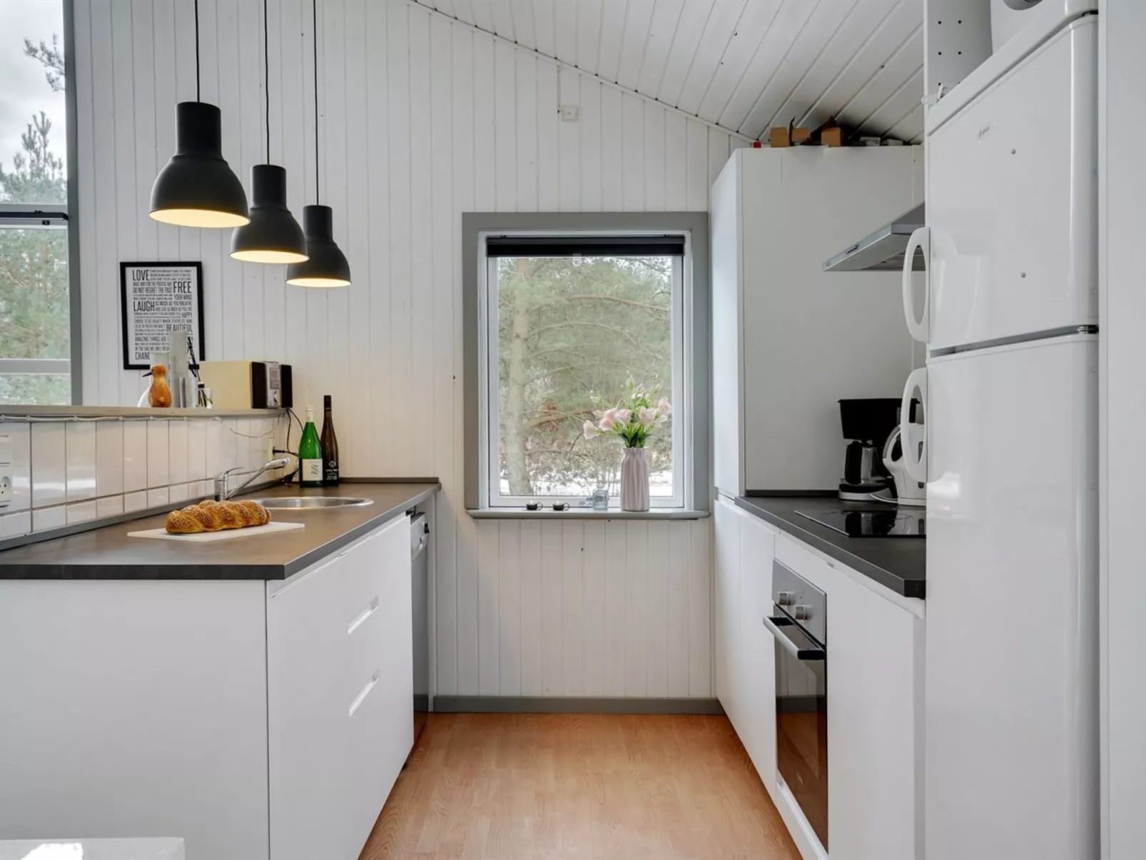 "Aiden" - 300m from the sea-Binnen