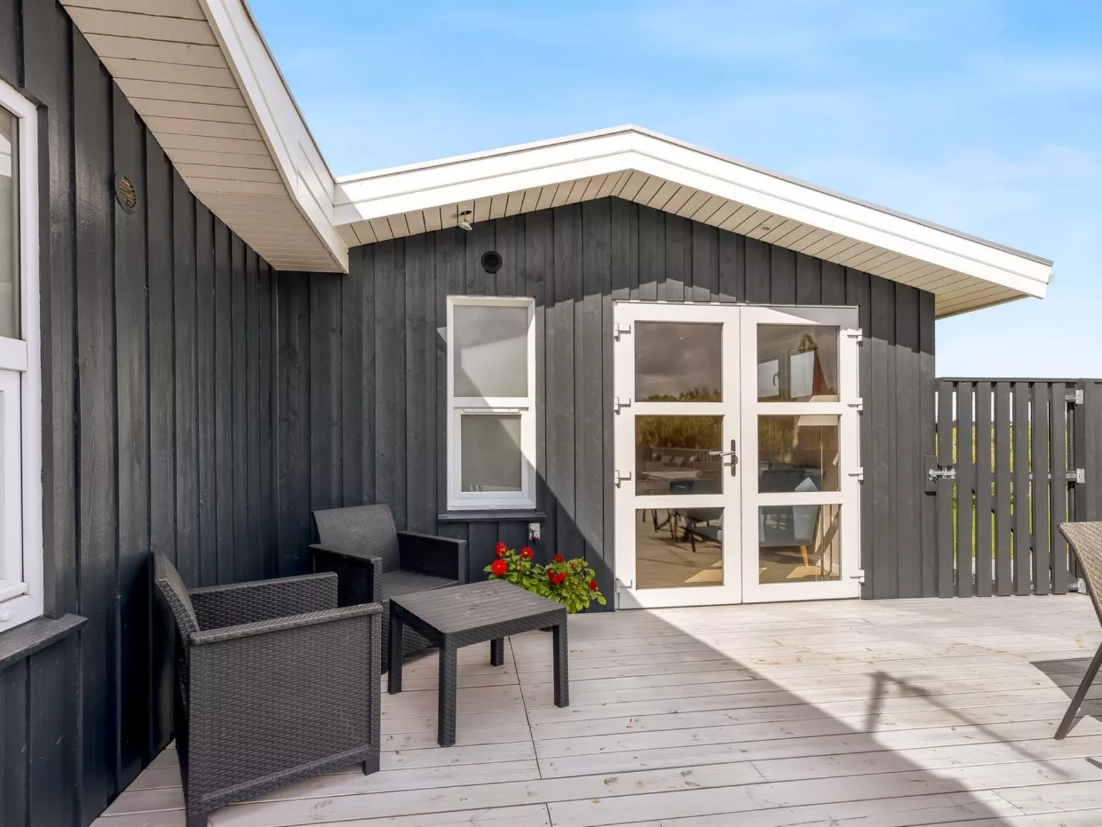 "Cvetan" - 200m from the sea-Buiten