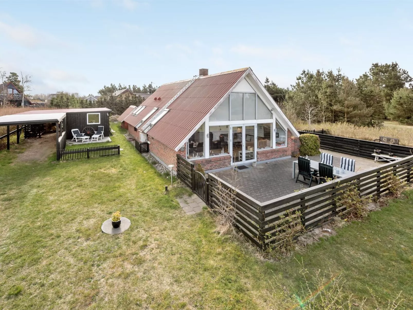 "Gizella" - 850m to the fjord-Buiten