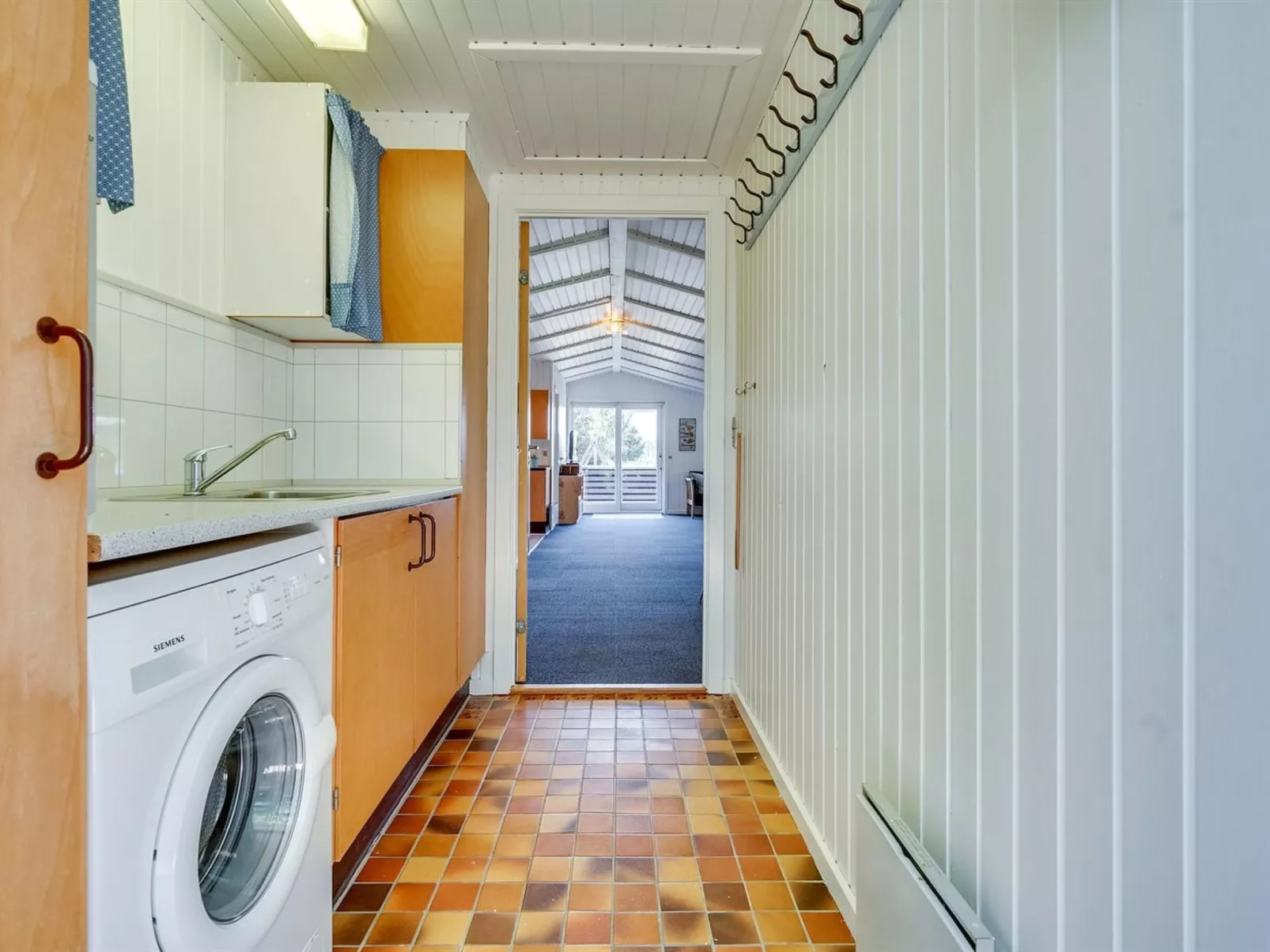 "Elinbjörn" - 1km from the sea-Binnen