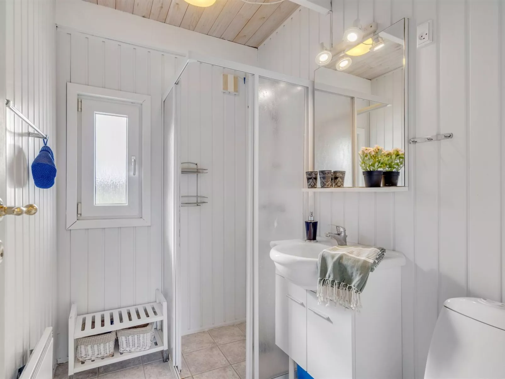 "Gudmundine" - 350m to the fjord-Binnen