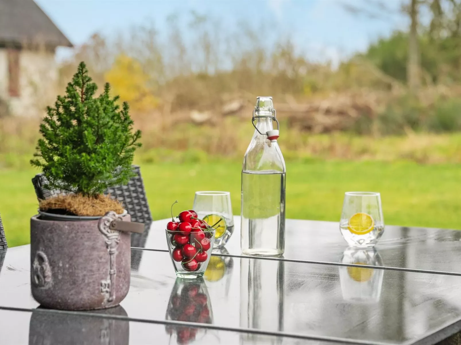 "Tindra" - 30m to the fjord-Buiten