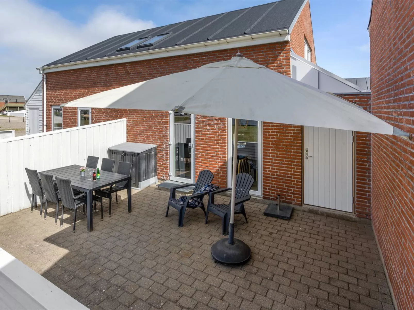 "Adils" - 2.5km from the sea - Buiten