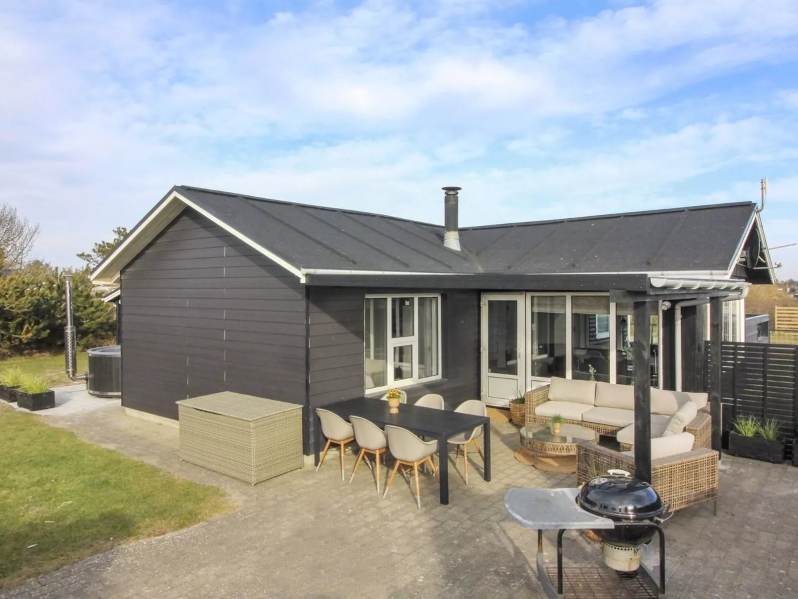 "Jespar" - 300m from the sea-Buiten