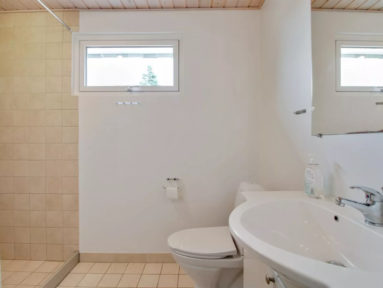 "Livia" - 900m from the sea-Binnen