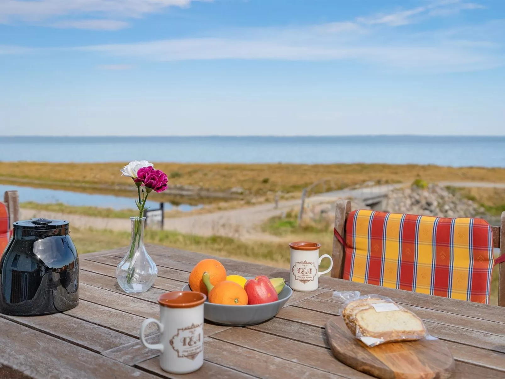 "Yorrick" - 50m to the fjord-Buiten