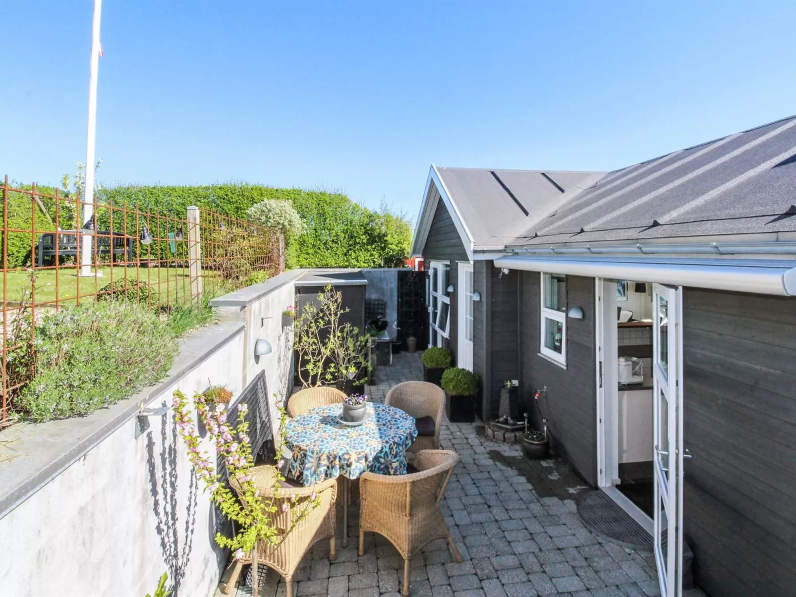 "Grim" - 5m from the sea-Buiten