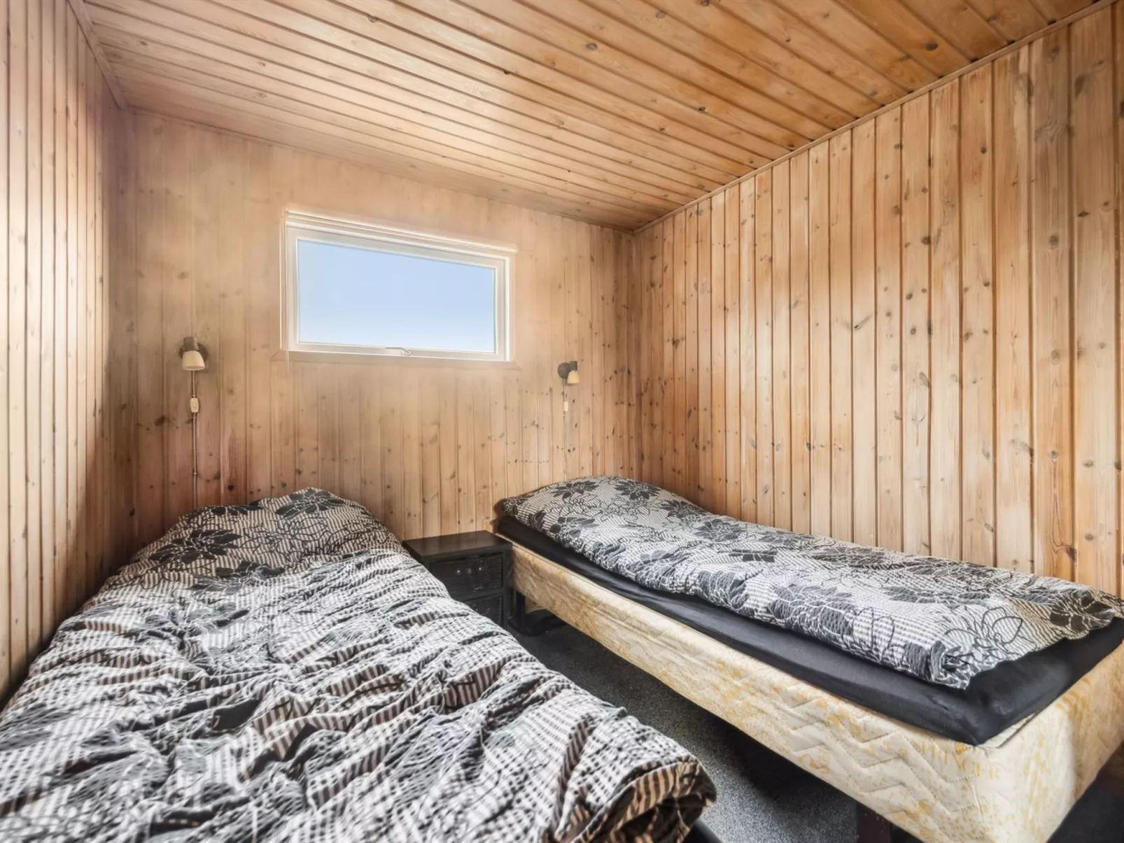 "Jarla" - 250m from the sea-Binnen