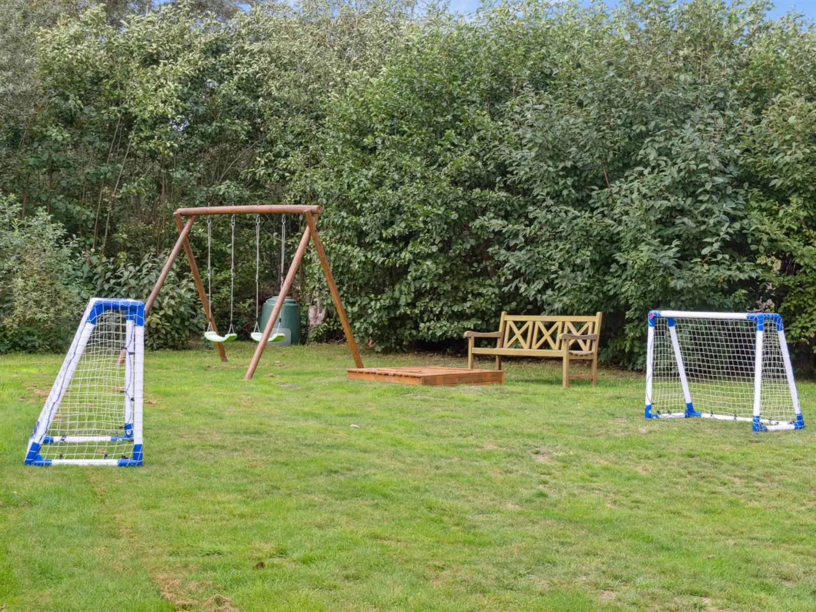 "Aldis" - 300m from the sea-Buiten