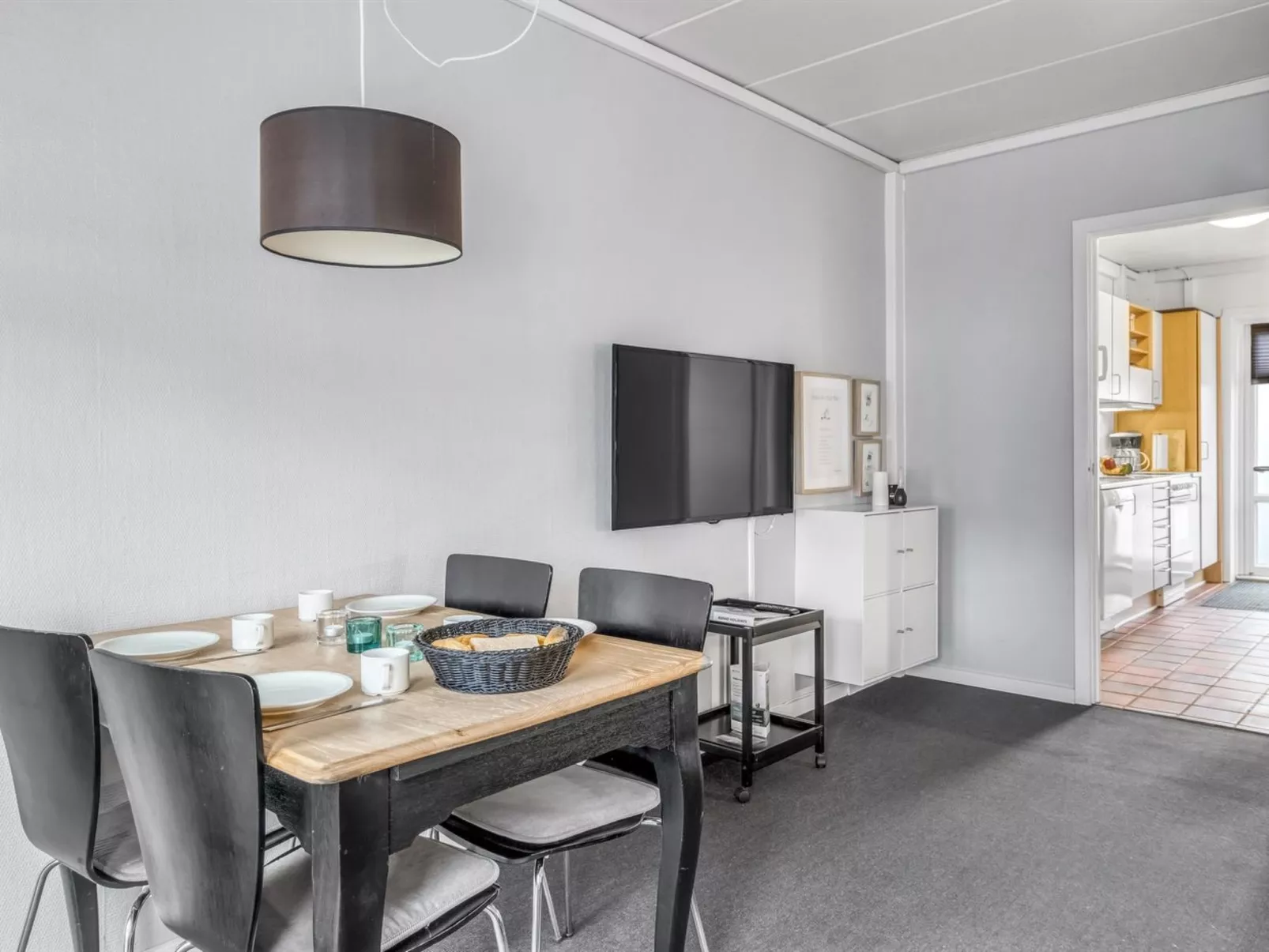 "Fraya" - 2.3km from the sea - Binnen