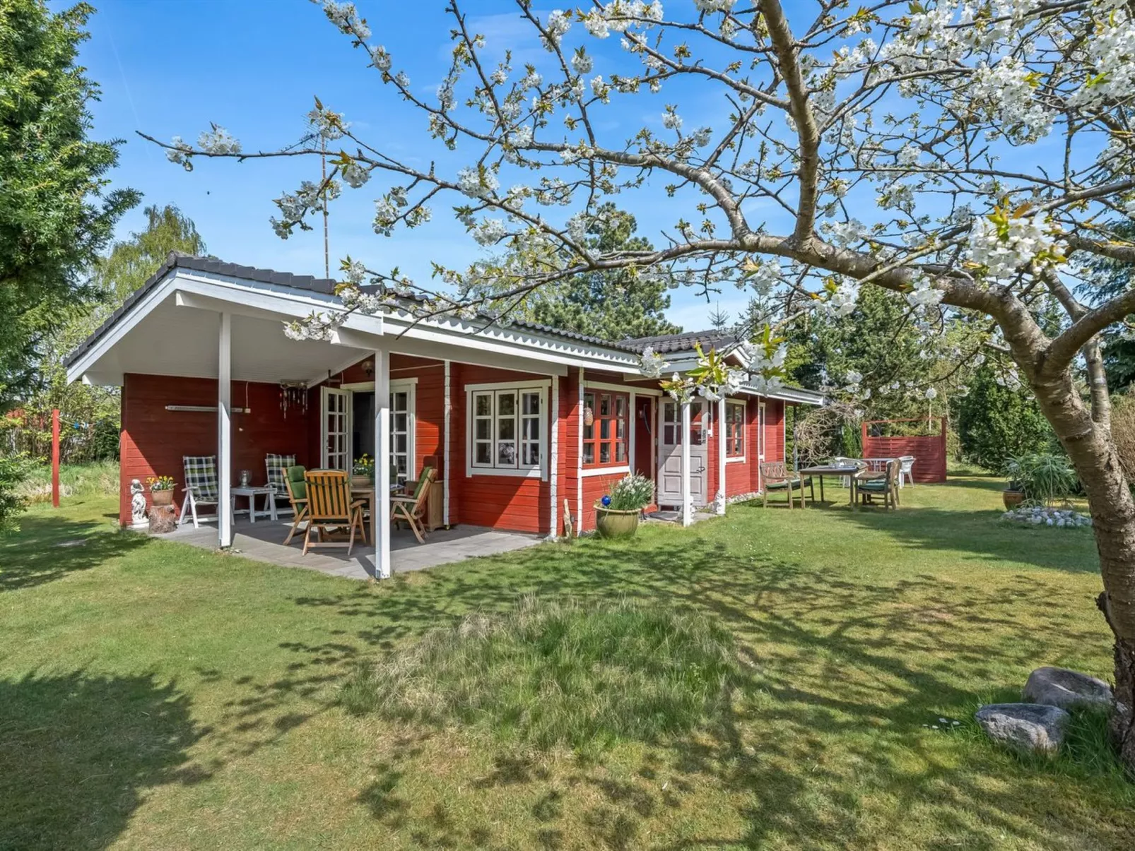 "Berit" - 700m from the sea-Buiten