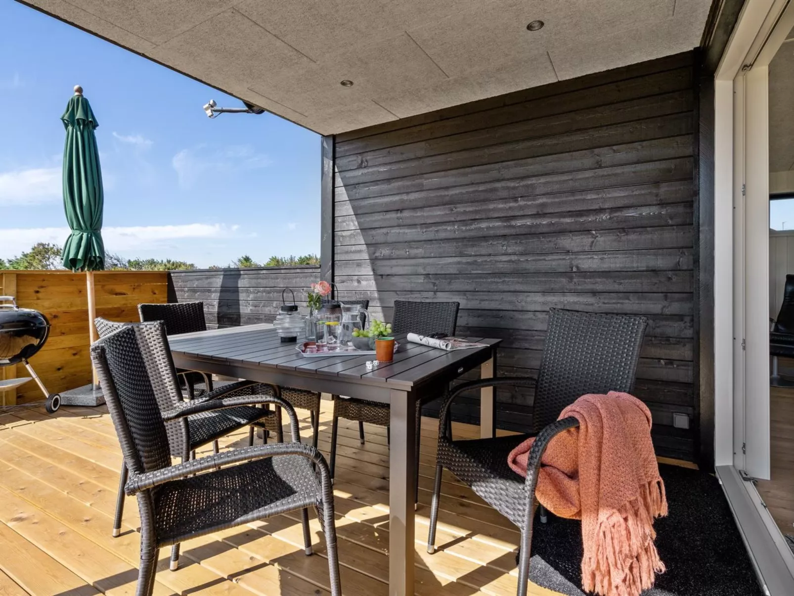 "Alvhild" -  from the sea-Buiten