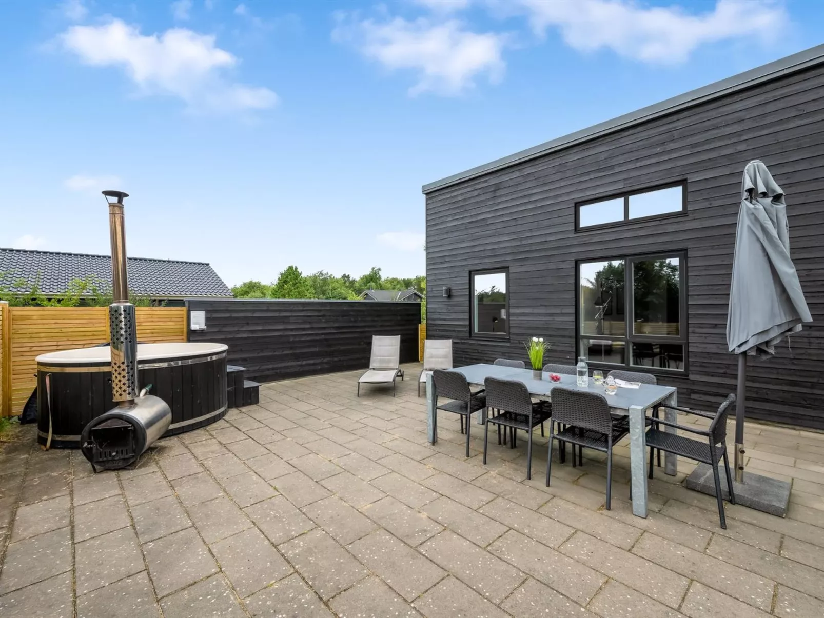 "Weike" - 950m to the fjord-Buiten