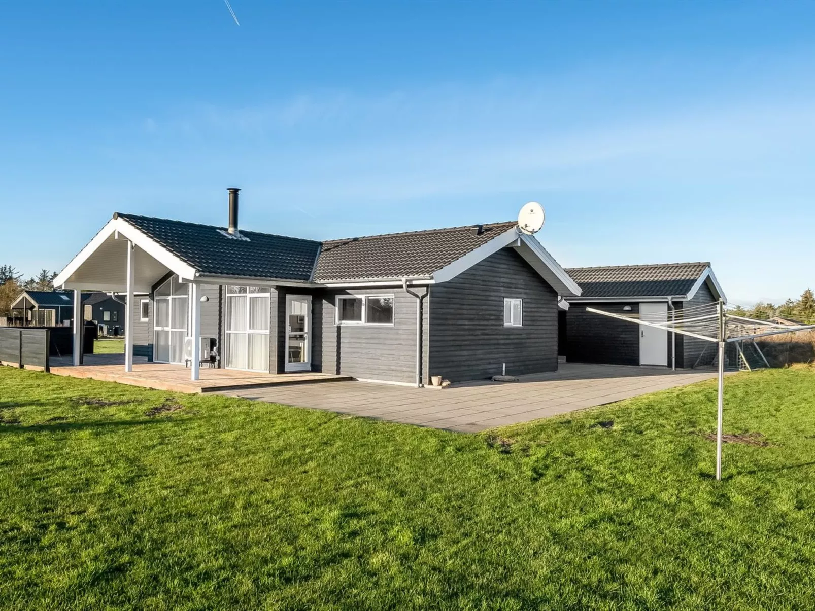 "Oskarvine" - 900m from the sea-Buiten