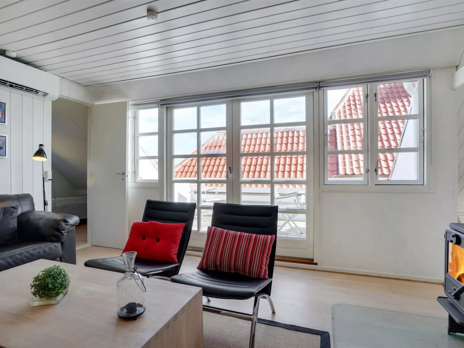 "Naina" - 200m from the sea-Binnen