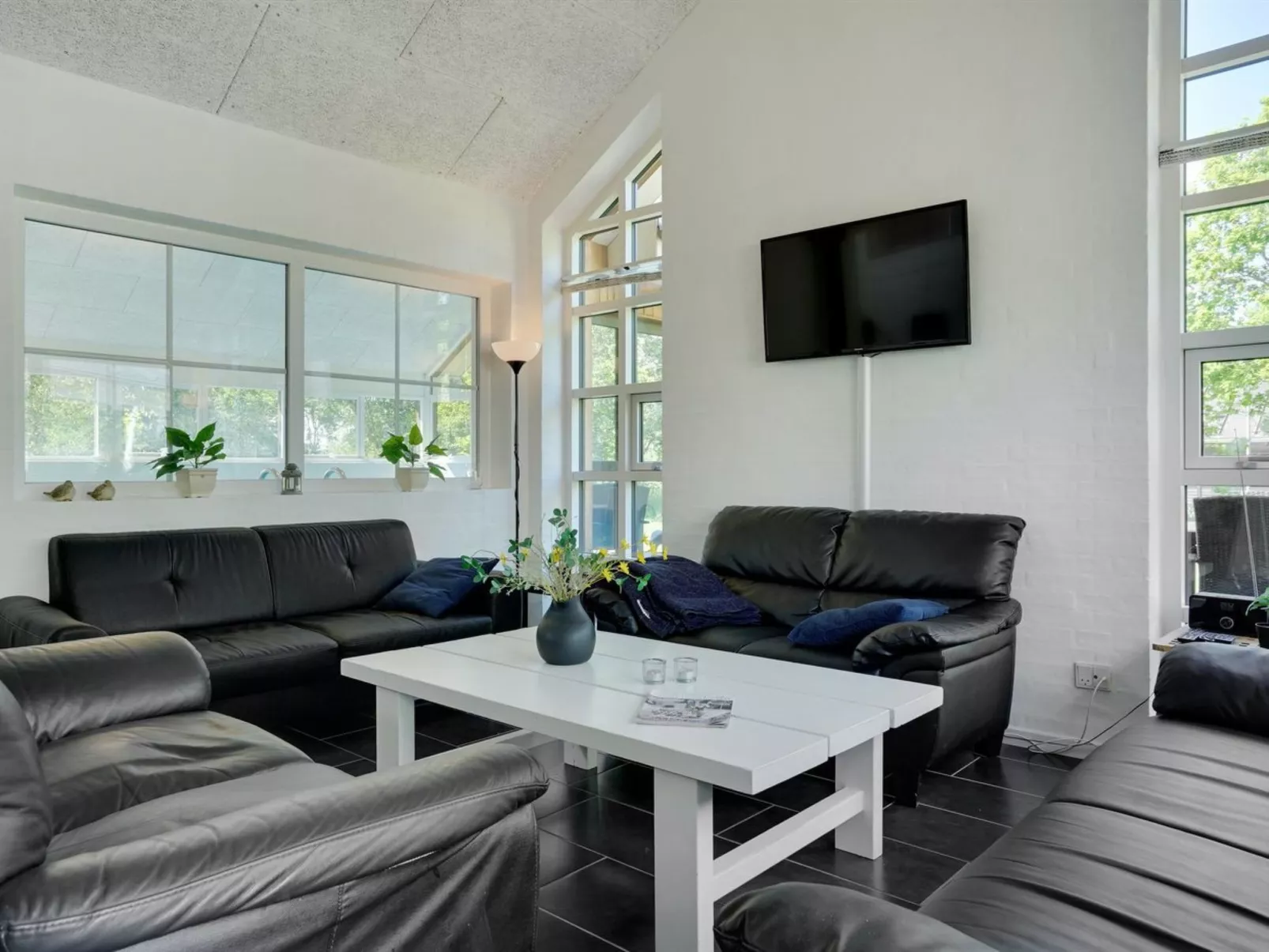 "Aimy" - 350m from the sea-Binnen