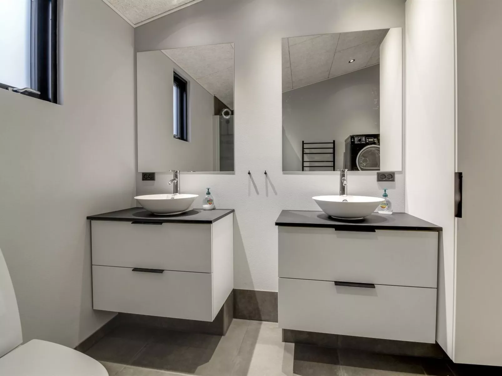 "Tatania" - 800m from the sea-Binnen